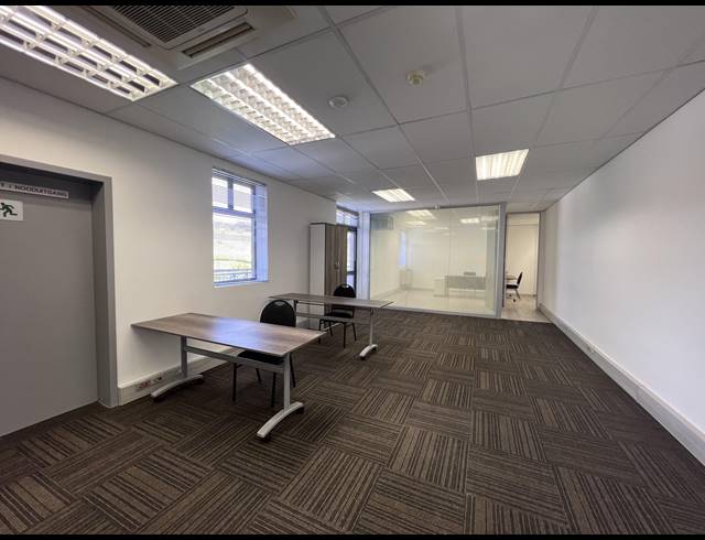 157M² OFFICE TO LET IN TYGER VALLEY